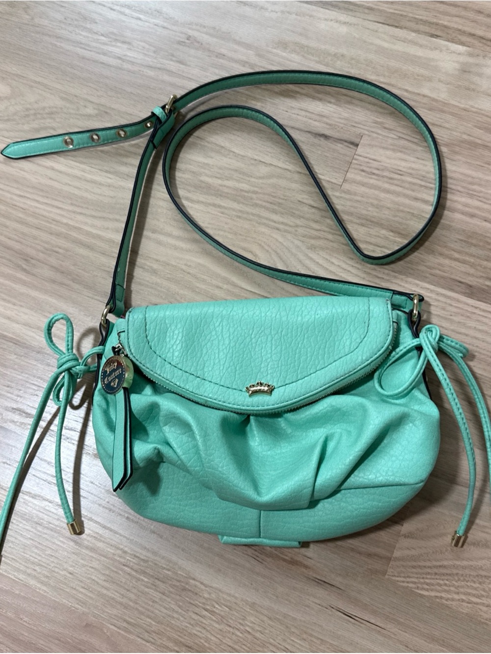 Juicy Couture Leather Mini Aqua Green Traveler Crossbody Bag Pink Interior